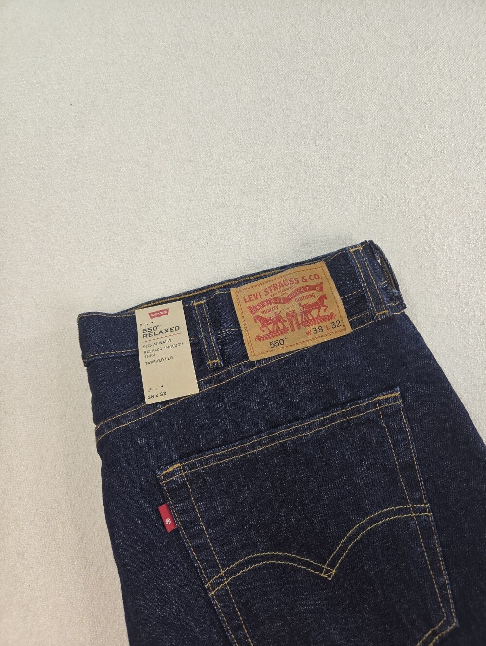 Levi’s 550 Relaxed Fit Jeans 38x32 NWT - Picture 2 of 8